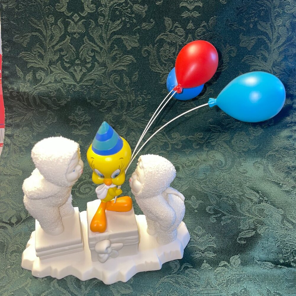 Dept. 56 Snowbabies Looney Tunes "A Kiss For You And 2000 Too" Figurine